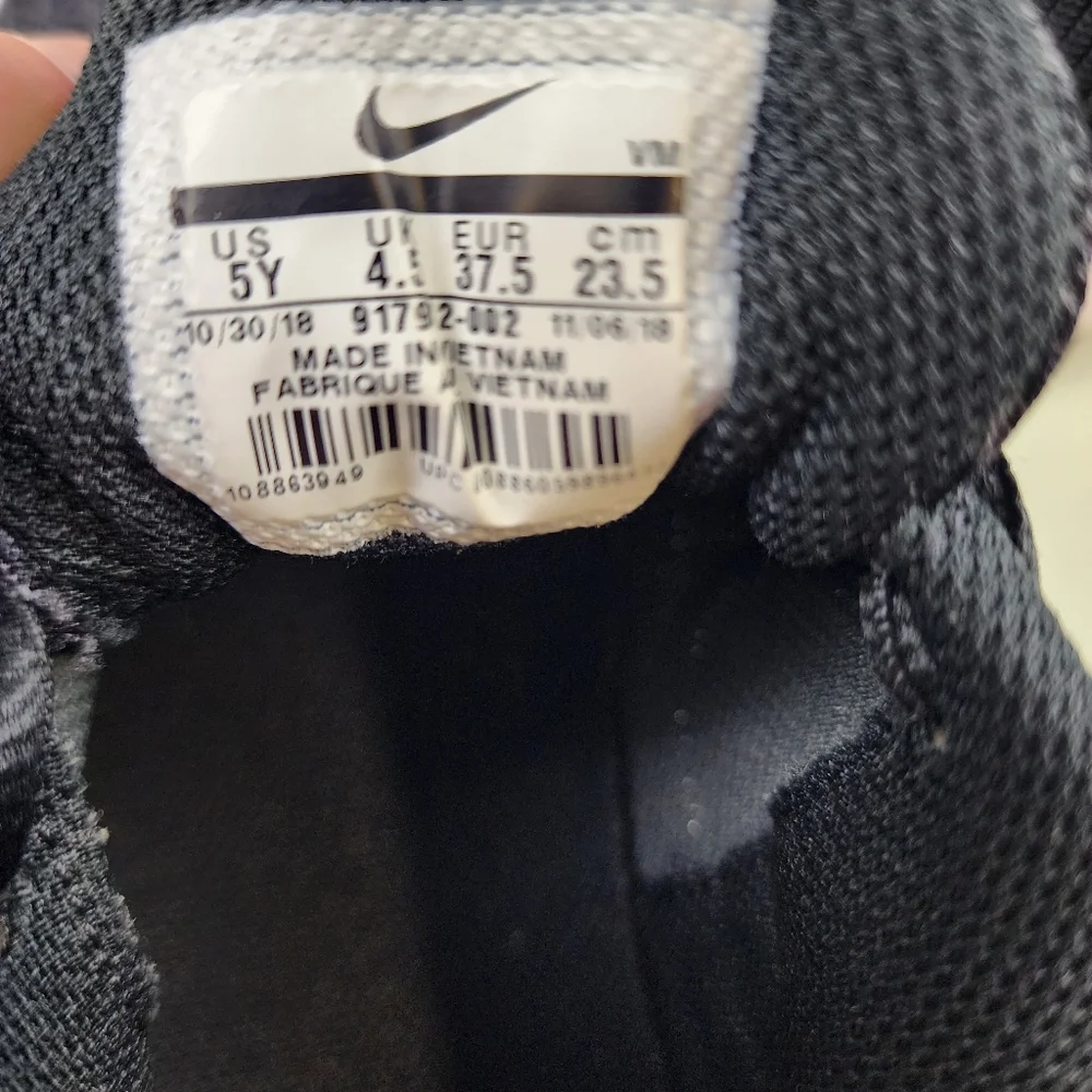 Nike Black and Gray Knit Trainer Sneakers Flex Contact Chunky 5Y - Picture 8 of 9